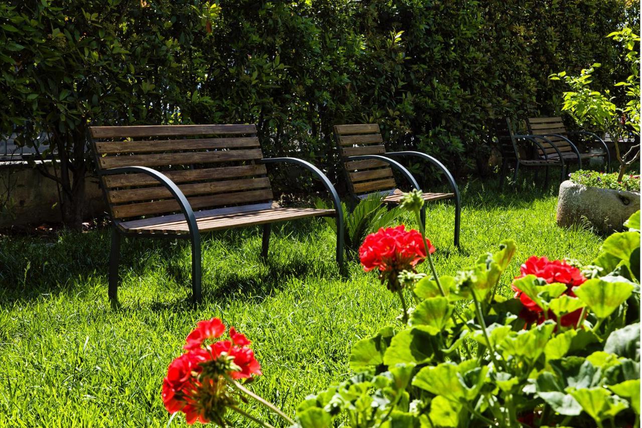 Il Giardino Di Flora Con Piscina Hotel Lecce Exterior photo